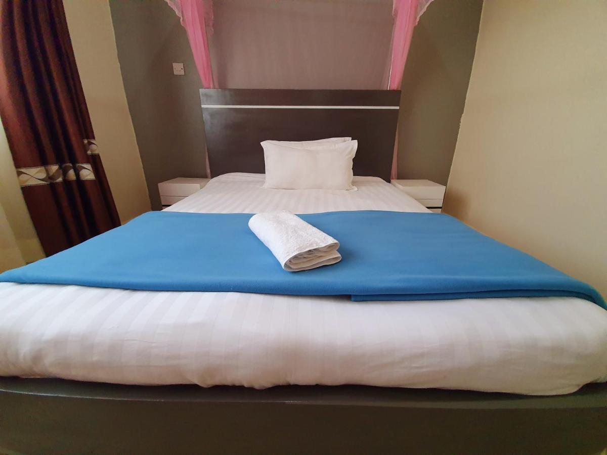 Airport Unique Hotel 恩德培 外观 照片